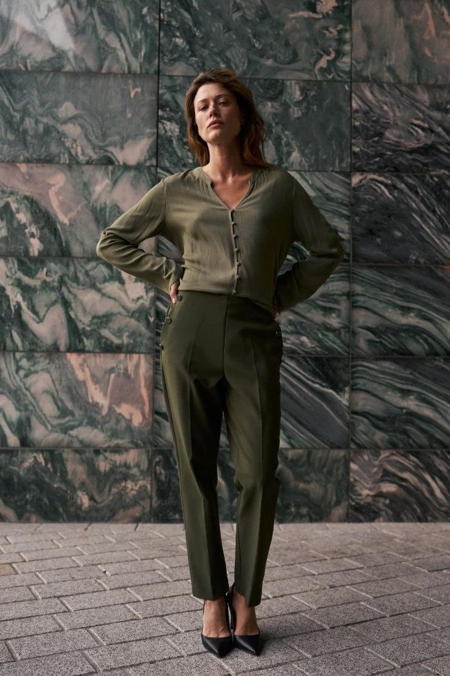 Spodnie cygaretki ciemnooliwkowe