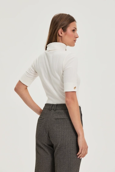 Bluzka z golfem ecru
