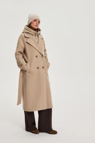 Długi płaszcz w kapturem beżowy