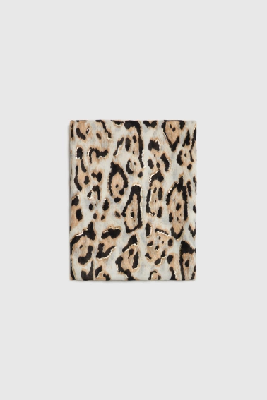 Szal w panterkę beżowy