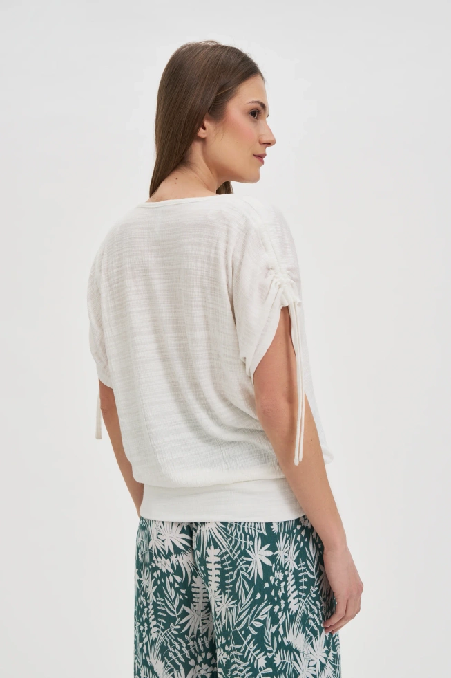 Bluzka biała z dekoltem w serek