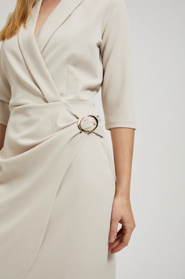 Elegancka sukienka beżowa