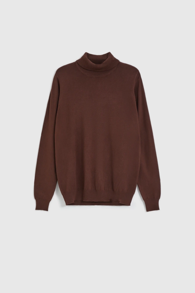 Sweter z golfem brązowy