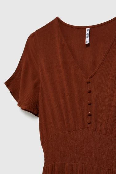 Wiskozowa sukienka z gumą w pasie brązowa