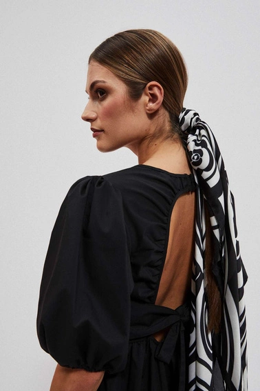 Wzorzysta apaszka czarna