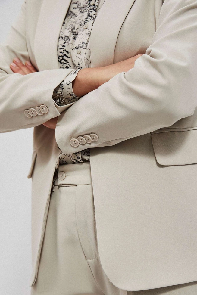 Jednorzędowa gładka marynarka piaskowa