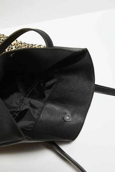 Pleciona torba na ramię czarna