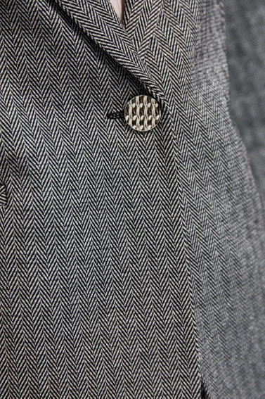 Jednorzędowa elegancka marynarka z długimi rękawami szara