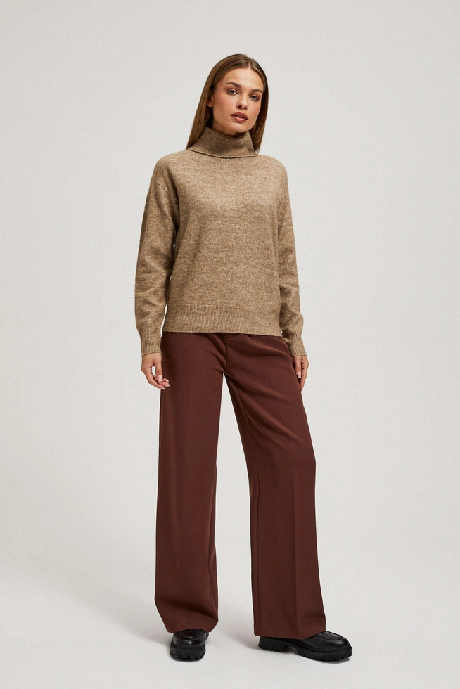 Sweter z golfem beżowy