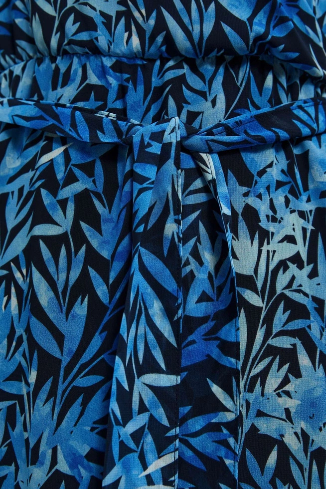 Wzorzysta sukienka maxi błękitna