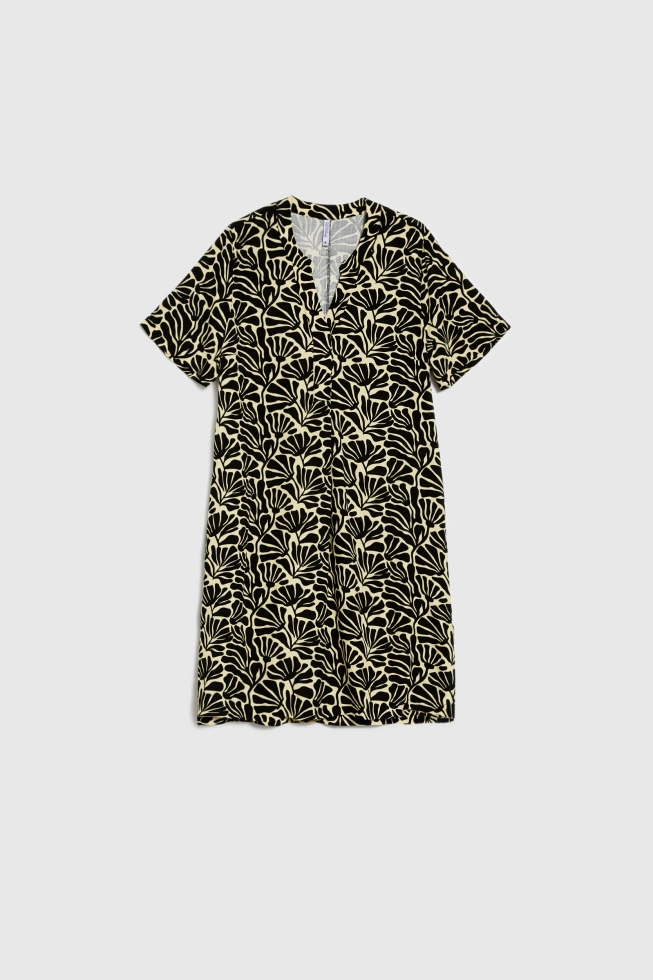 Sukienka o luźnym fasonie czarna