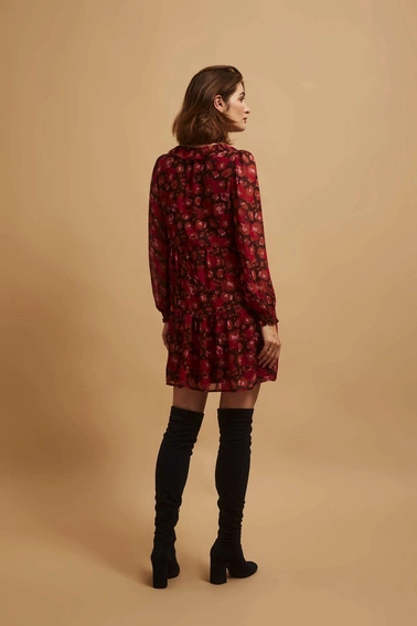 Sukienka z rozkloszowanym dołem