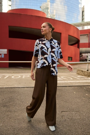 Spodnie z szerokimi nogawkami brązowe