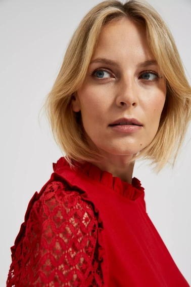 Bluzka z koronkowymi rękawami czerwona