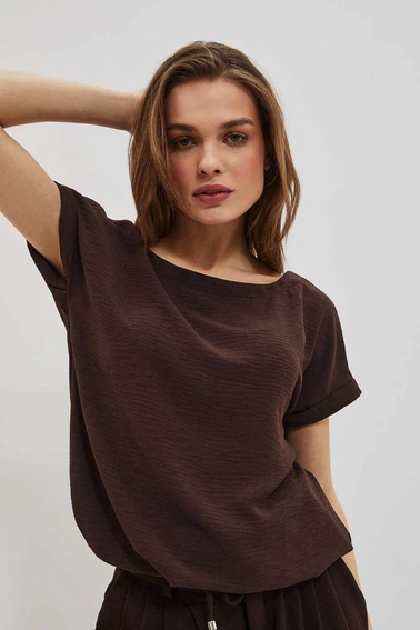 Koszulowa bluzka z wiązaniem w pasie