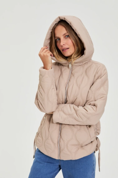 Pikowana kurtka z kapturem beżowa
