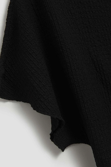 Elegancka bluzka z szerokimi rękawami czarna