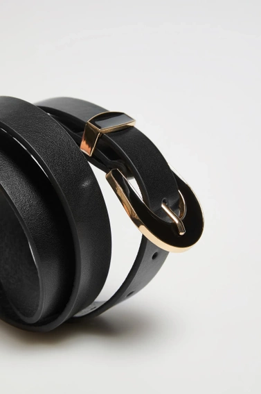Pasek z szeroką klamrą czarny