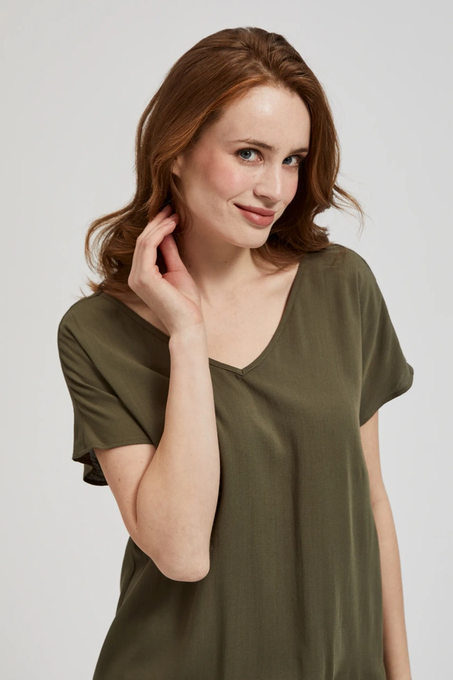 Koszula z dekoltem w serek i wiązaniem w pasie oliwkowa