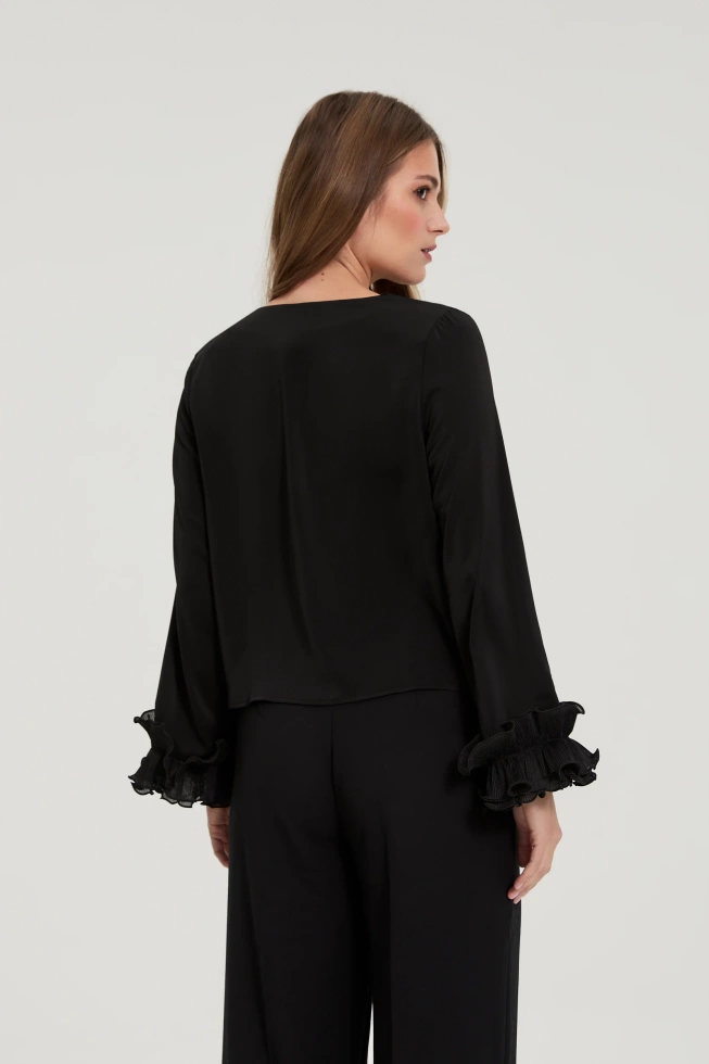 Koszula z falbanami na rękawach czarna