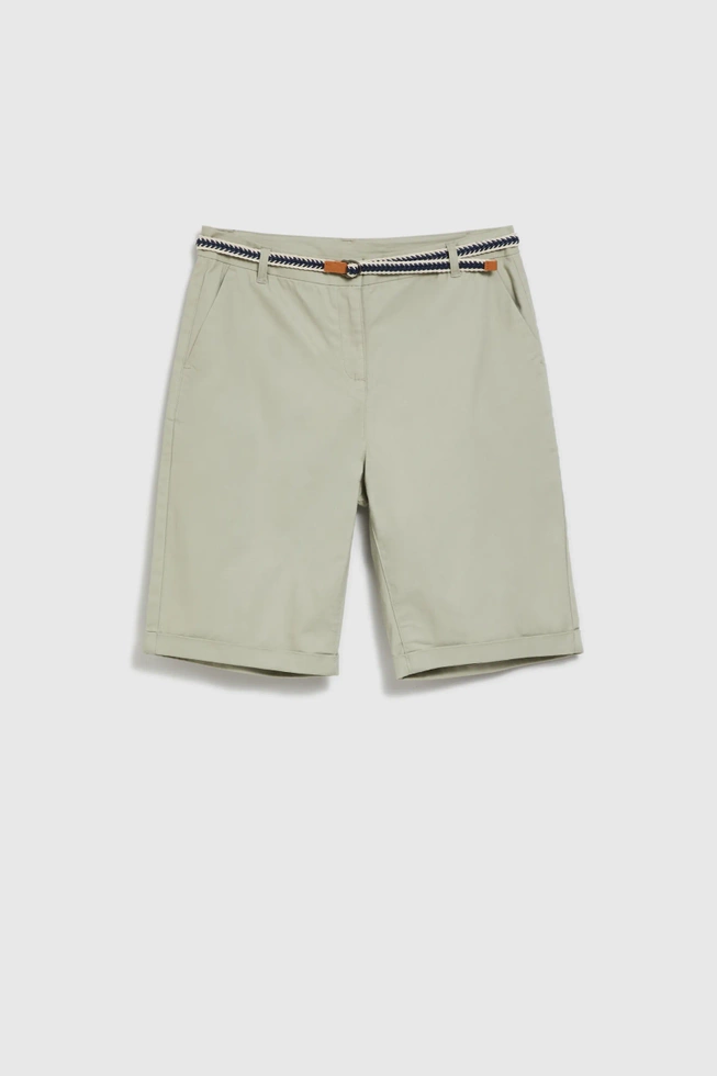 Bawełniane szorty z paskiem oliwkowe