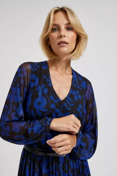 Sukienka z kwiatowym printem i paskiem niebieska