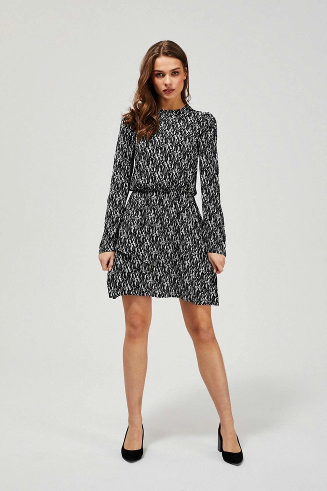 Taliowana sukienka z nadrukiem