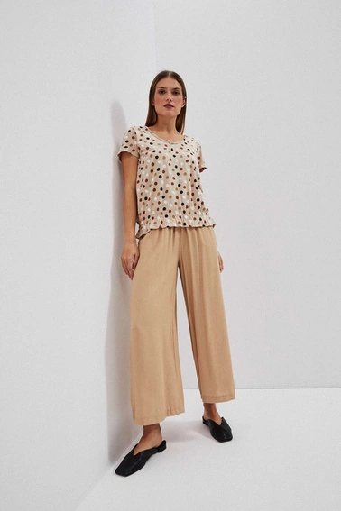 T-shirt w kolorowe kropki piaskowy