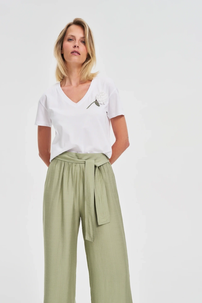 Bluzka z szydełkową aplikacją biała