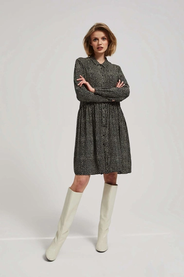 Koszulowa sukienka z rozkloszowanym dołem czarna