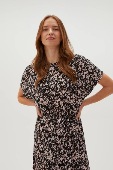 Wzorzysta sukienka midi czarna damska