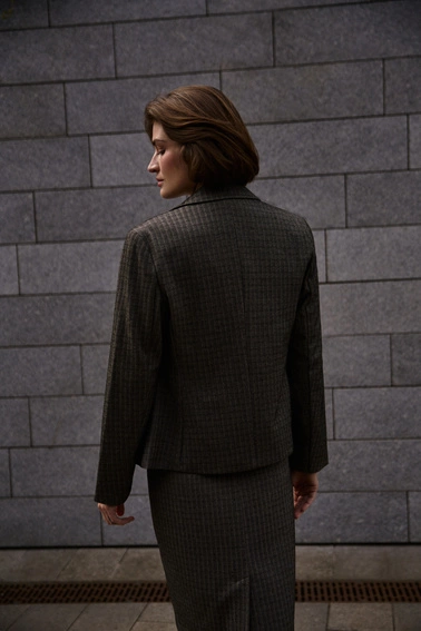 Jednorzędowa marynarka ciemnobeżowa