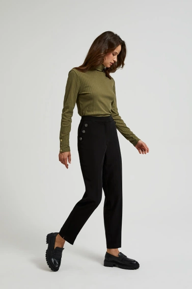 Spodnie z ozdobnymi guzikami na kieszeniach czarne