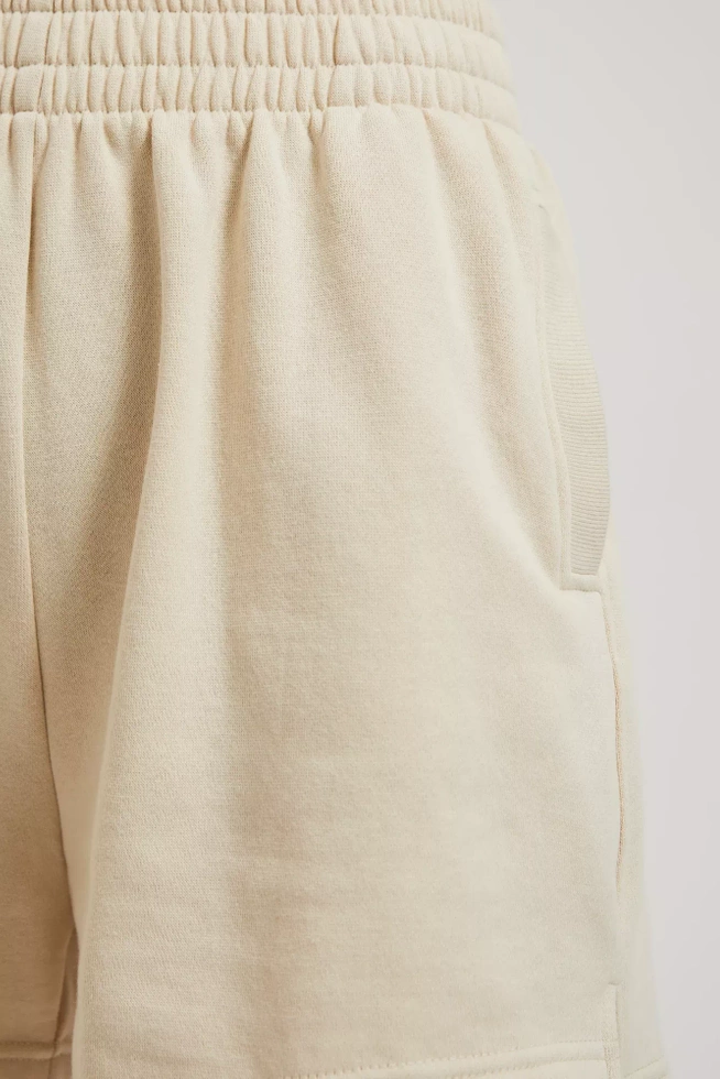 Dresowe szorty beżowe