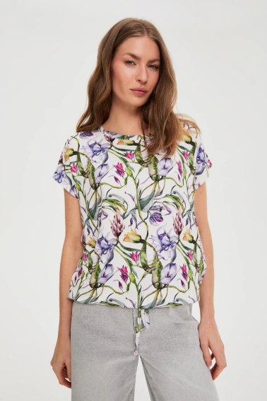 Bluzka w kwiaty biała