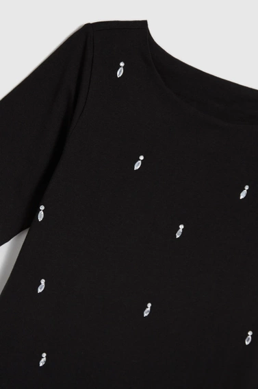 Bluzka ozdobiona koralikami czarna