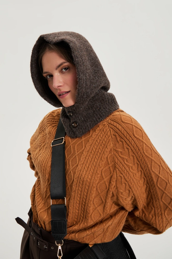 Dzianinowa kominiarka brązowa