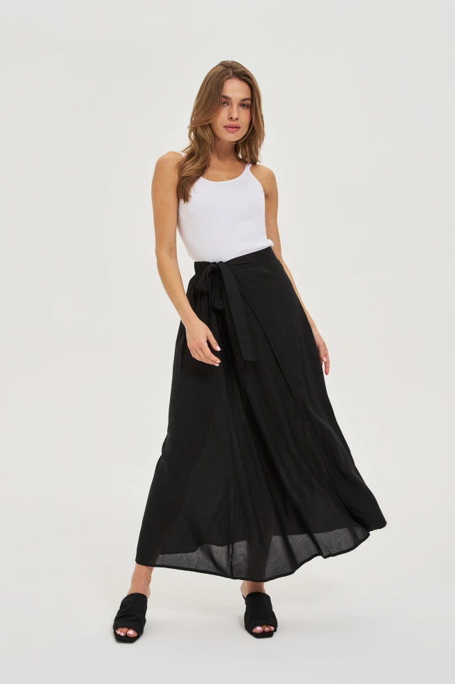 Wiskozowa spódnica midi czarna