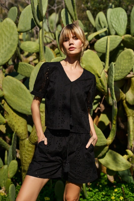 Bawełniana koszula z bufiastymi rękawami czarna