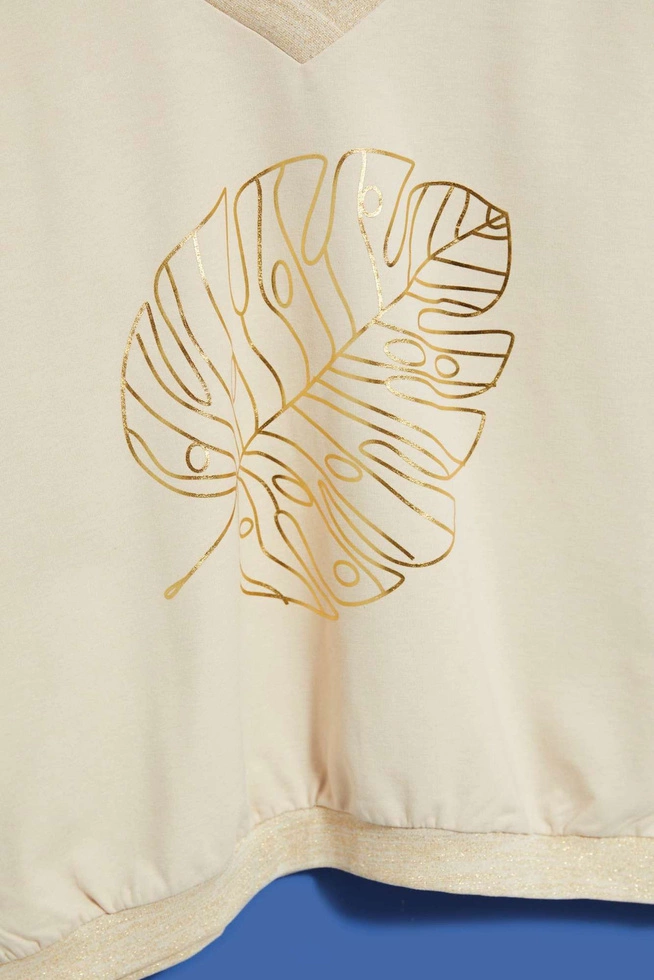 Bluza z dekoltem w serek i nadrukiem piaskowa