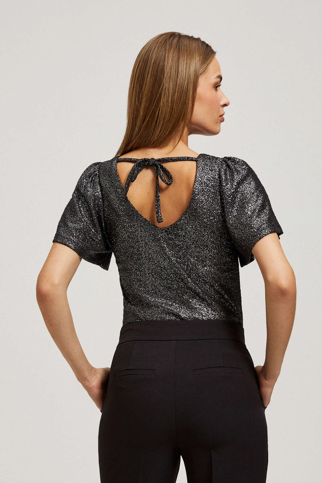 Bluzka z dekoltem w serek i bufiastymi krótkimi rękawami czarna