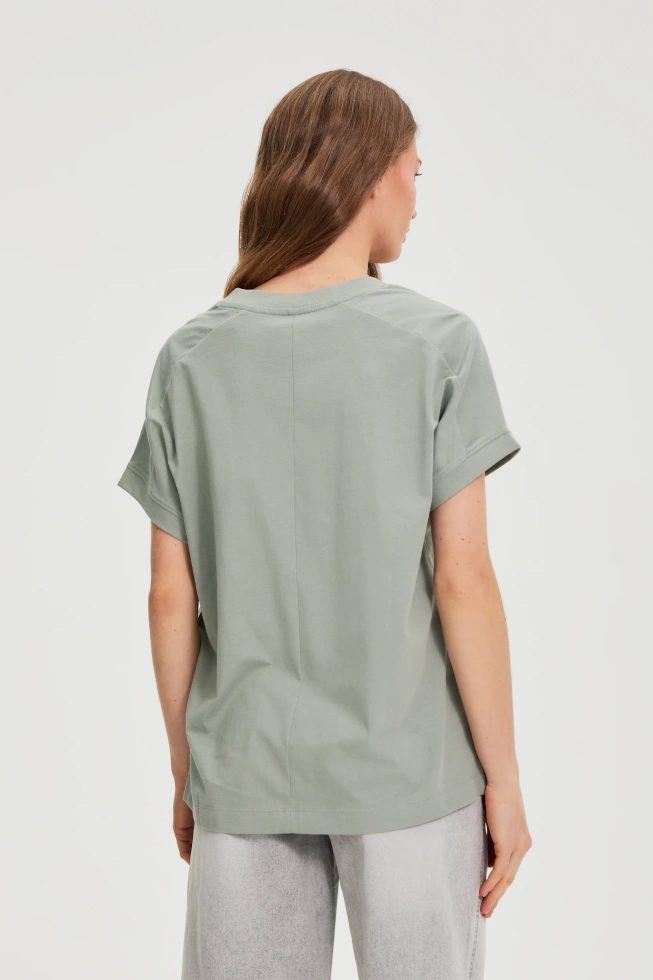 T-shirt z dekoltem oliwkowy