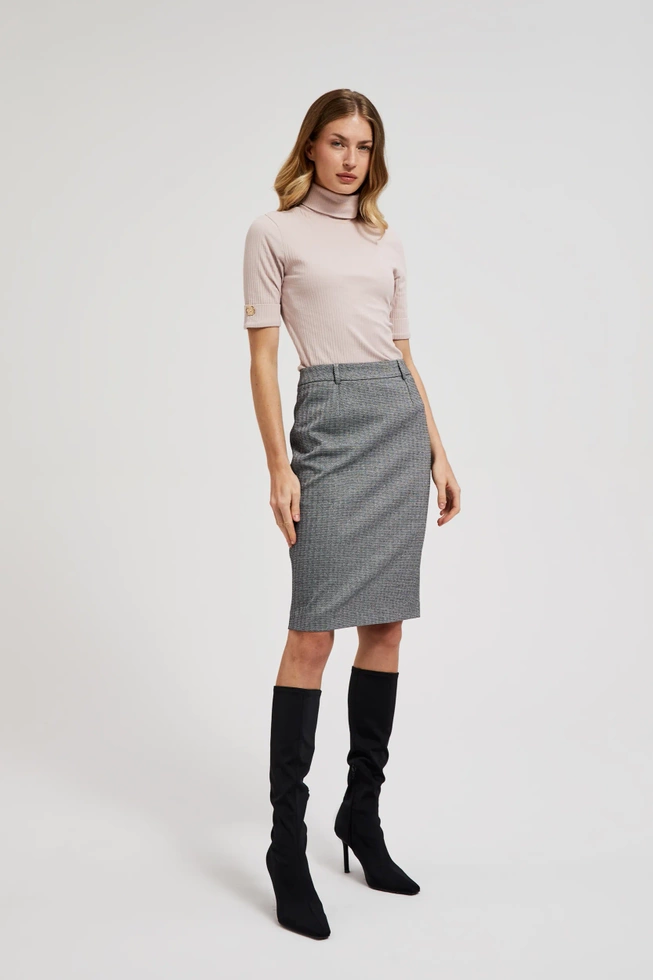 Prążkowana bluzka z golfem różowa