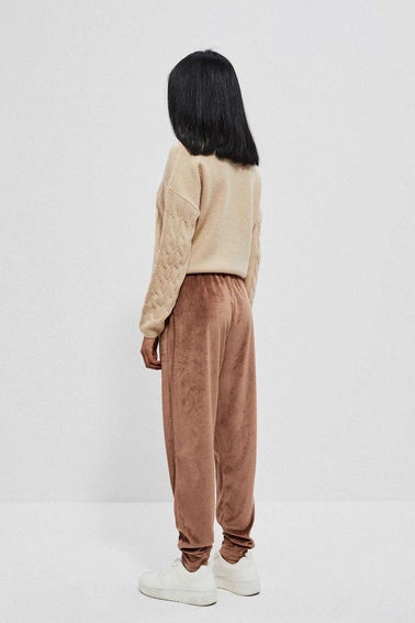 Welurowe spodnie dresowe kawowe