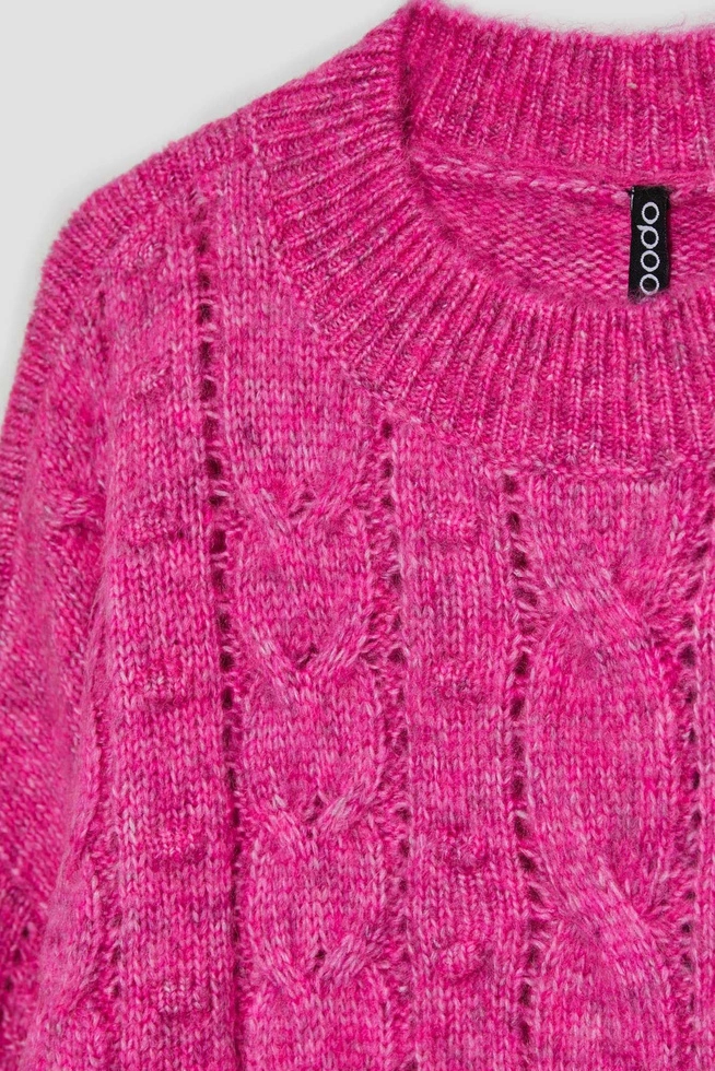 Sweter w warkoczowy splot fuksjowy