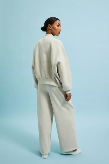 Bluza zapinana na zamek bez kaptura beżowa