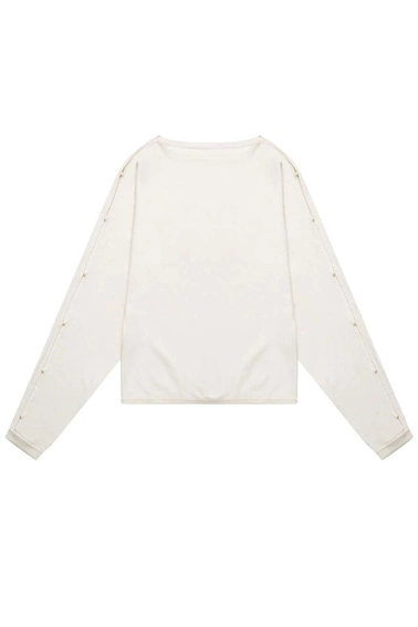 Sweter z ozdobnymi rękawami