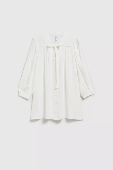 Koszula zapinana na guziki z wiązanym dekoltem biała