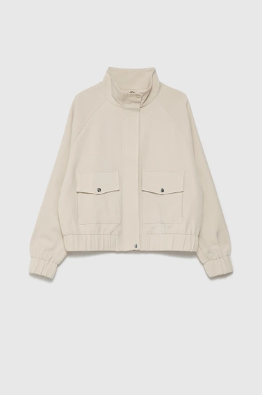 Kurtka z dużymi kieszeniami beżowa