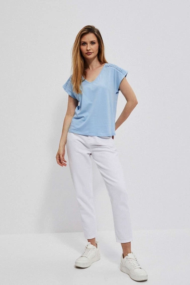 Bluzka z ażurowym zdobieniem niebieska